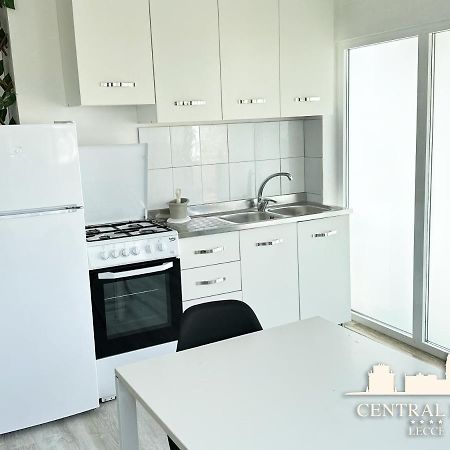 Lecce Central Flat - Attico Con Patio E Parcheggio Privato Apartment Exterior photo