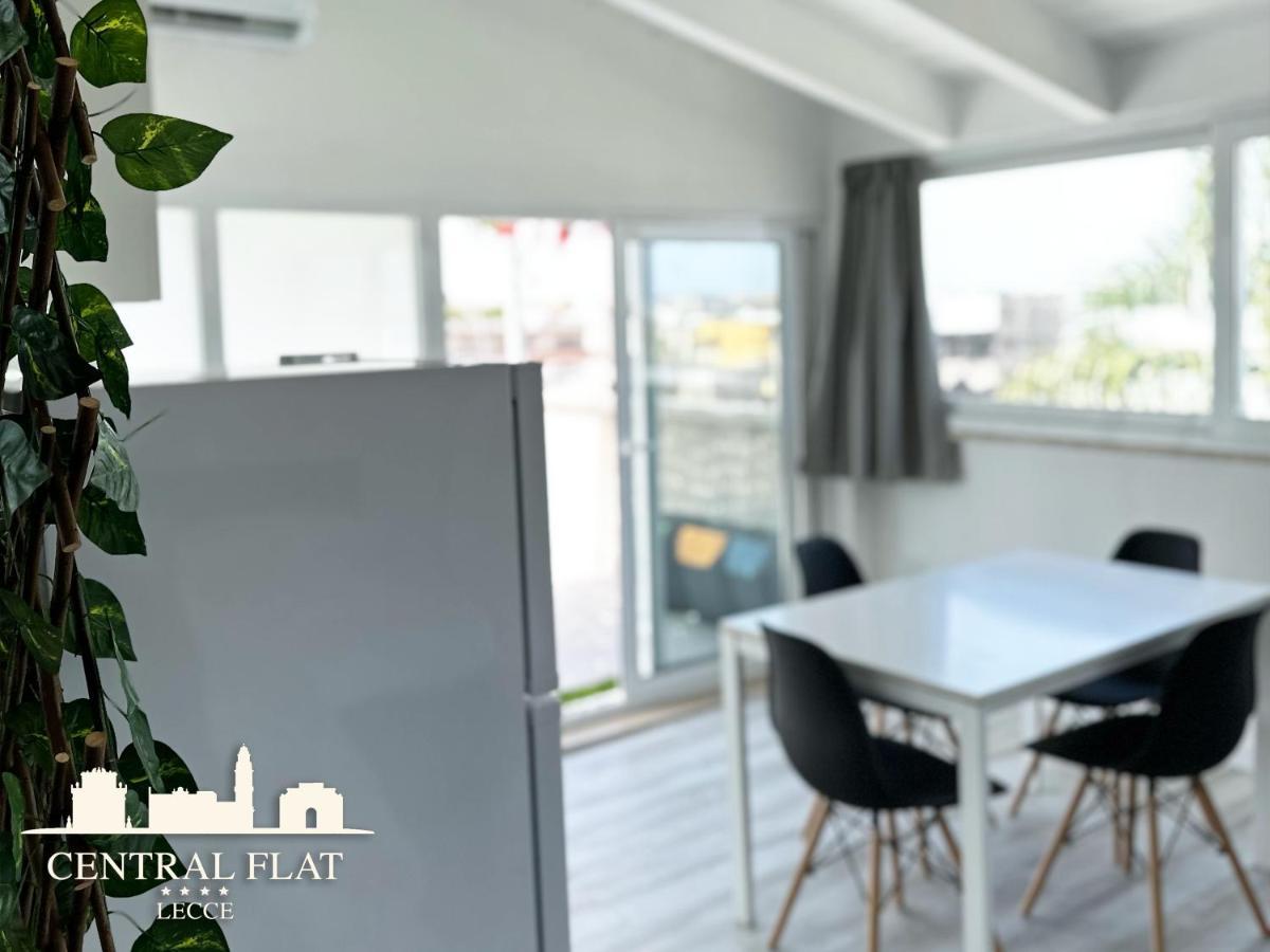 Lecce Central Flat - Attico Con Patio E Parcheggio Privato Apartment Exterior photo